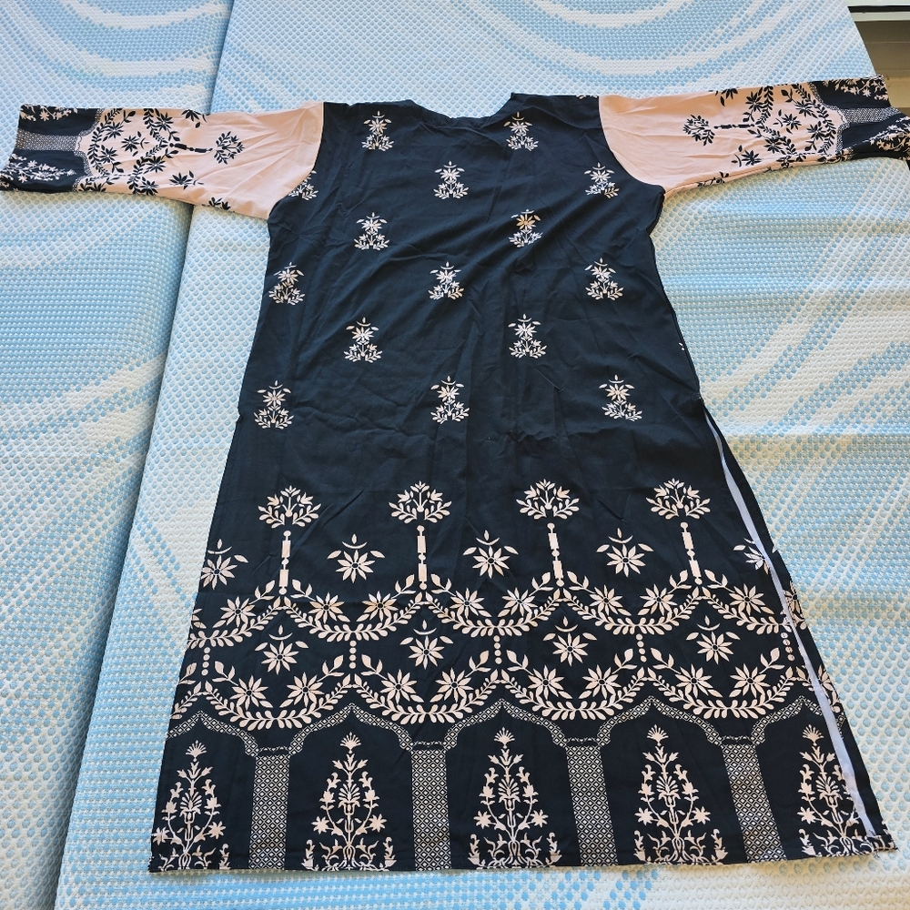 Elegant Black & Creme Printed Floral Traditional 3 Piece Straight Suit Outfit - Picture 5 of 8